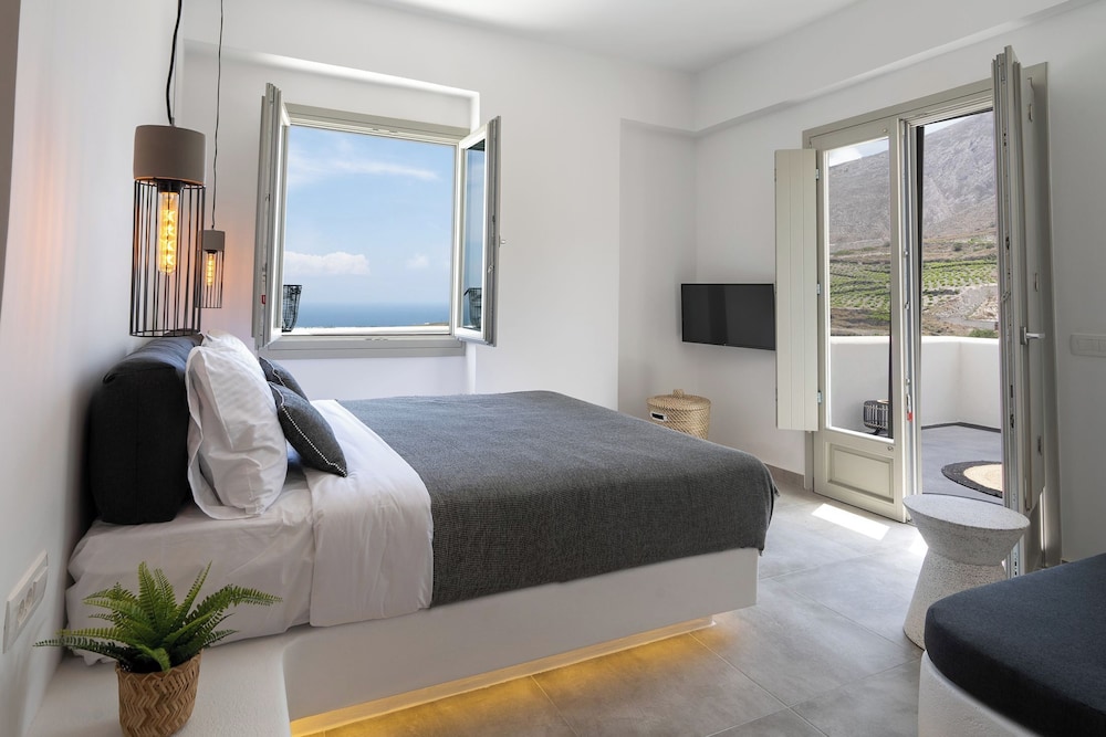 MAEVA Santorini Suites