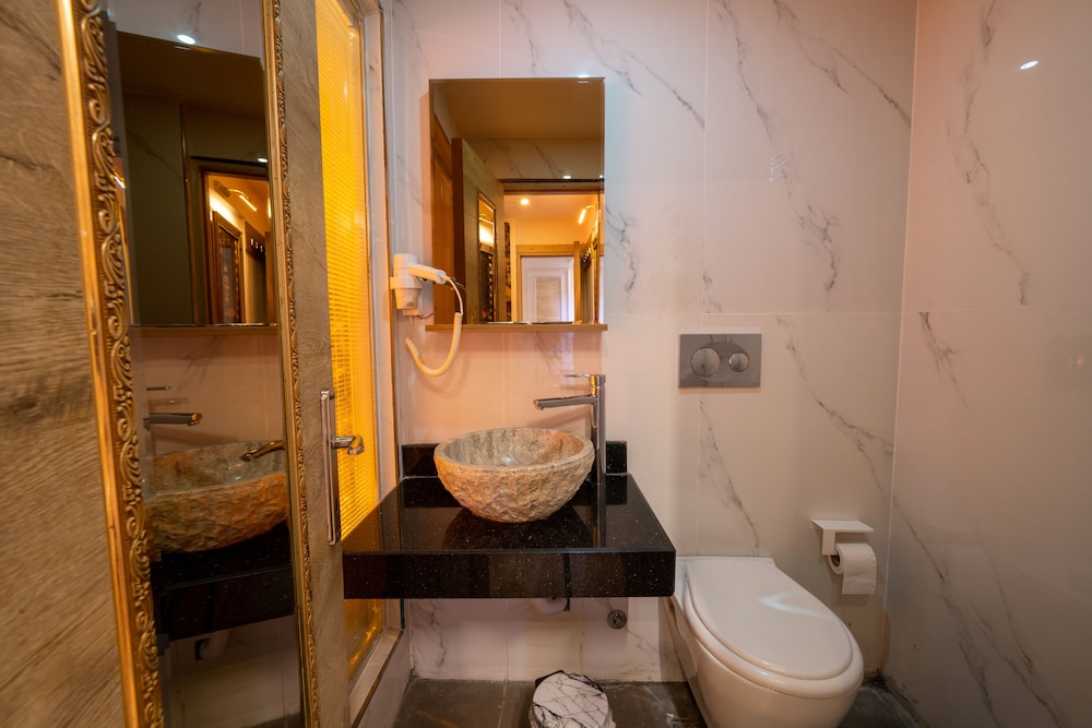 Holiday Business Otel - Image 35