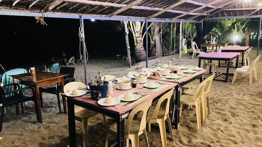 Footprints Beach Resort 61