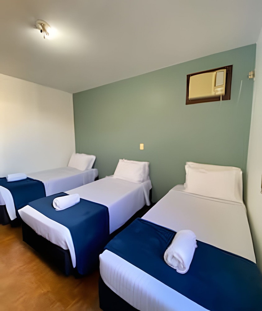Casa 3 suites 1 quarto piscina AC 10 Hos