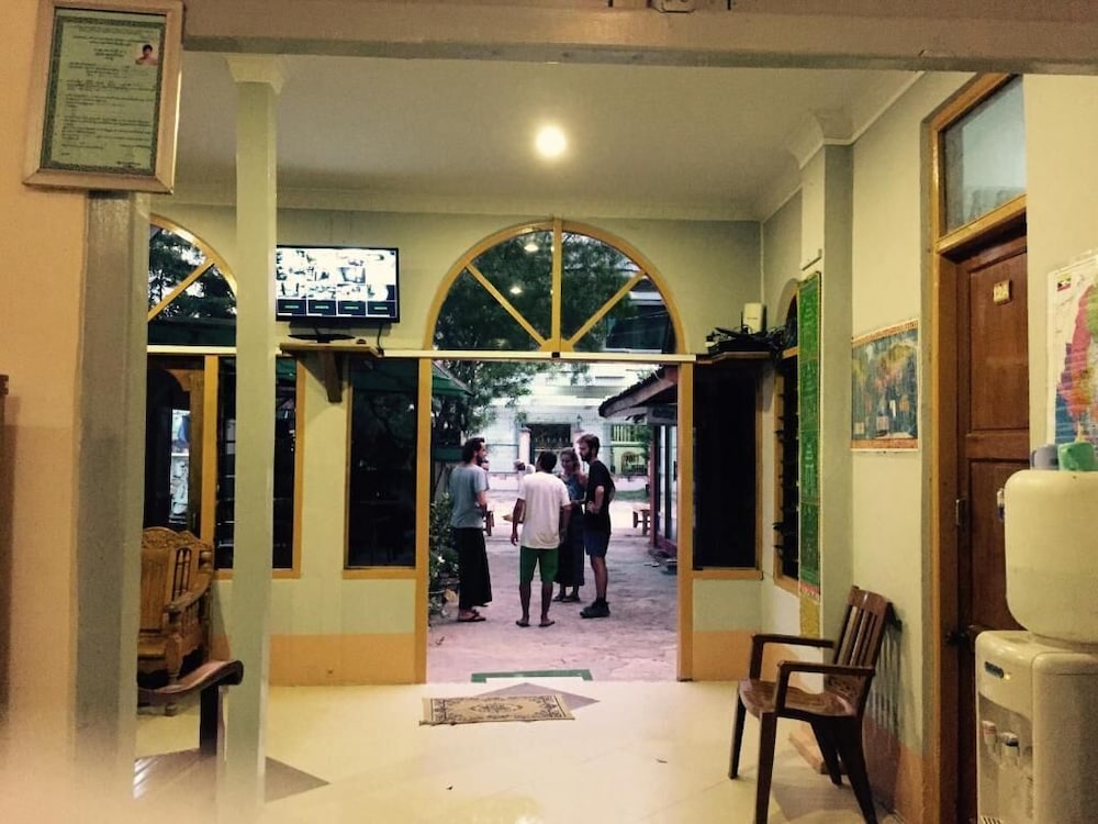 Mr. Charles Guest House - Hostel, photo 13
