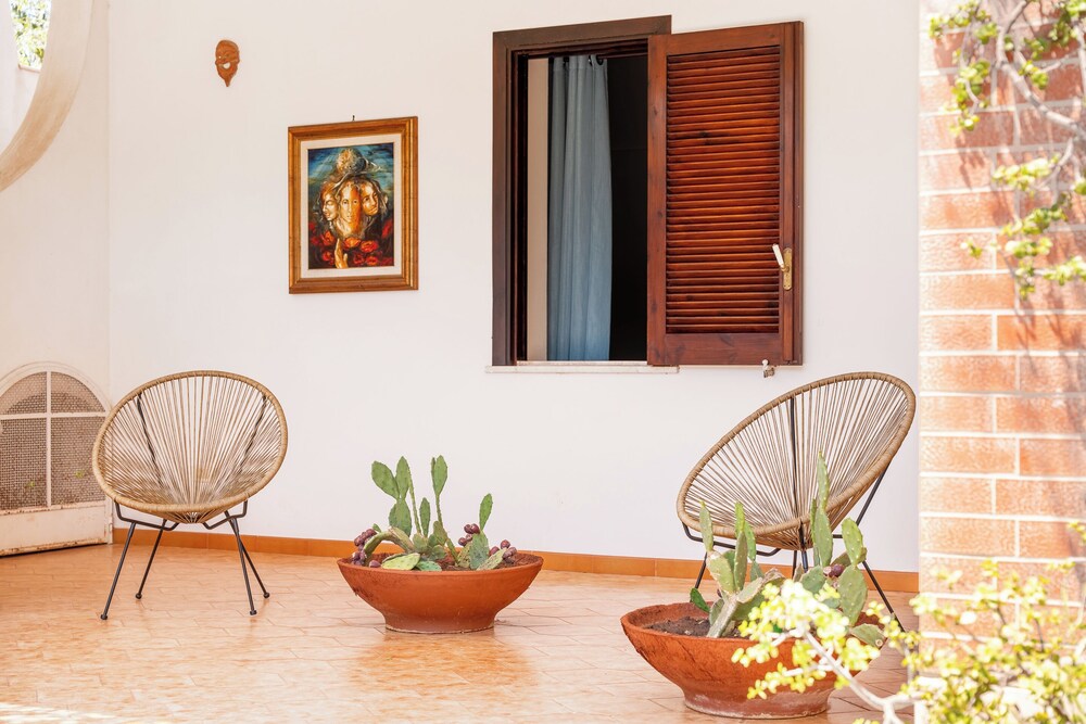 Galatea e Giardino delle Esperidi apartments with pool by Wonderful Italy