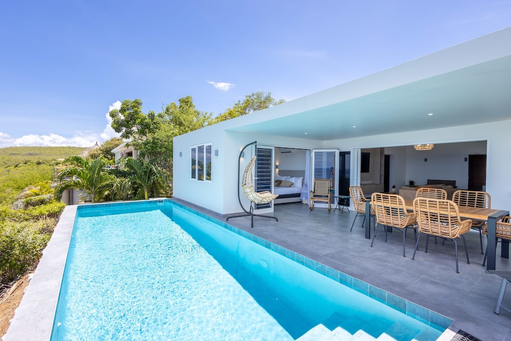 Blue Horizon Villa Infinity Pool Ocean Views