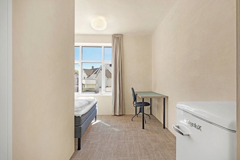 Central Guest House - Private Bathroom