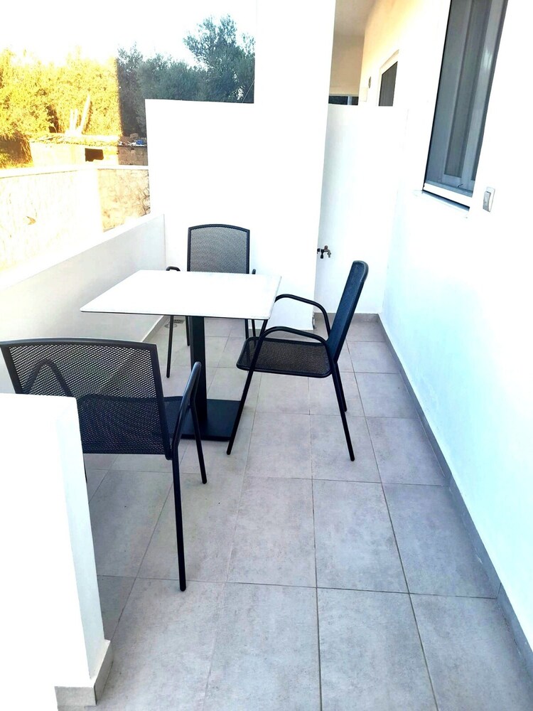 White Dome Apartment I
