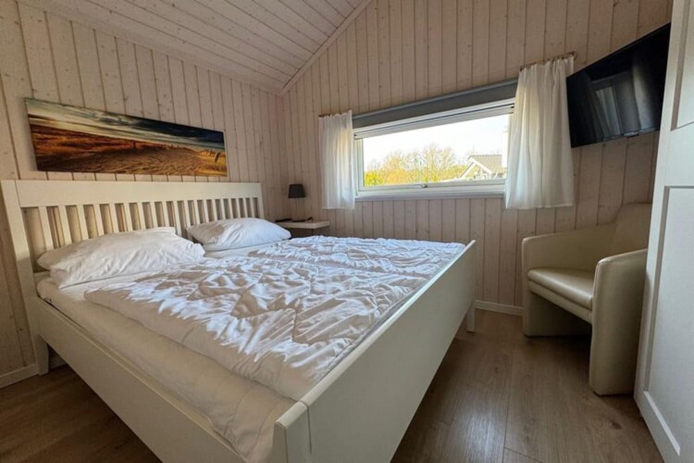 Ferienhaus mit Pool und Sauna am Duemmer See