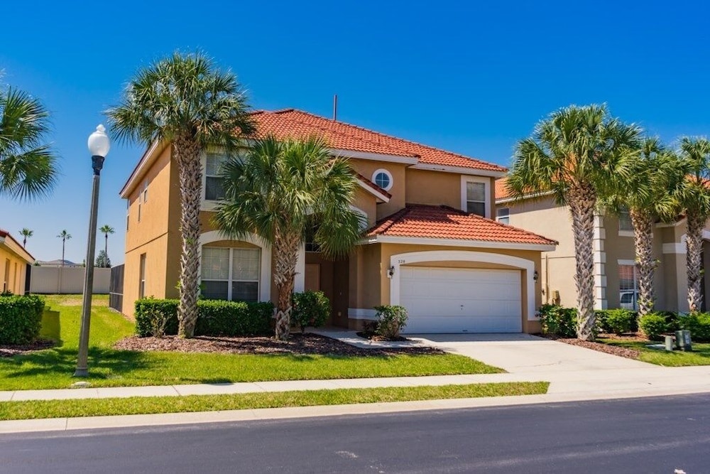 Daniel's Solana House 6 Bedroom Home by Redawning view 2
