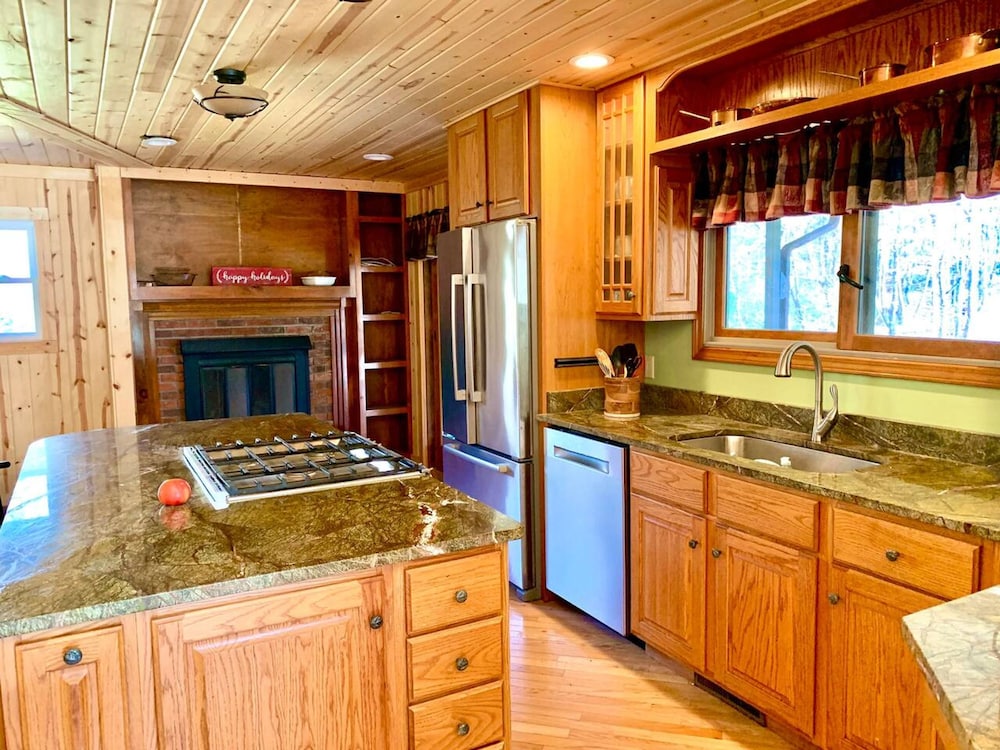 Cozy Mountain Home on the South Toe River