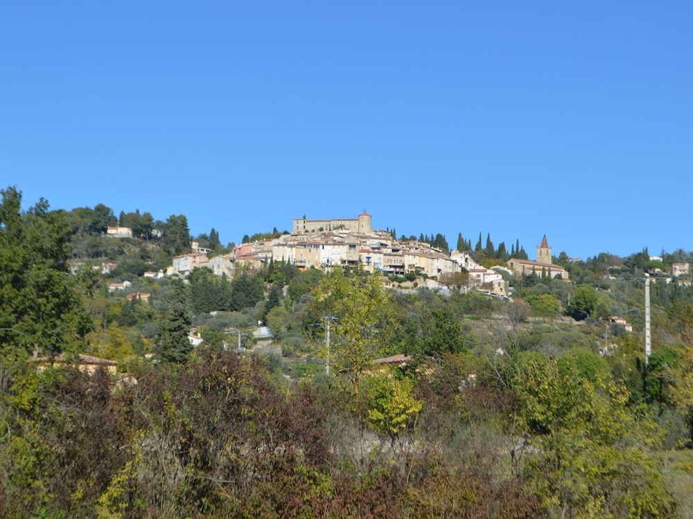Cosy Holiday Home With Pool in Callian
