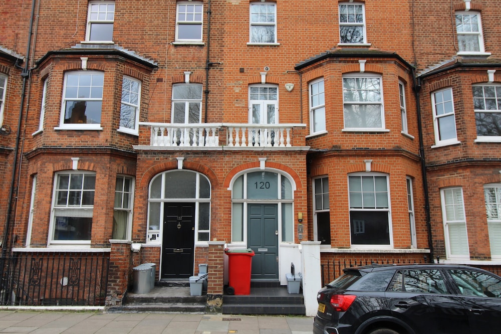 Barons Court Apartments by Viridian Apartments