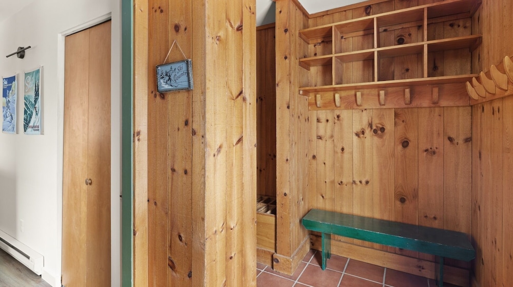 Clyde's Cabin 4 Bedroom Home