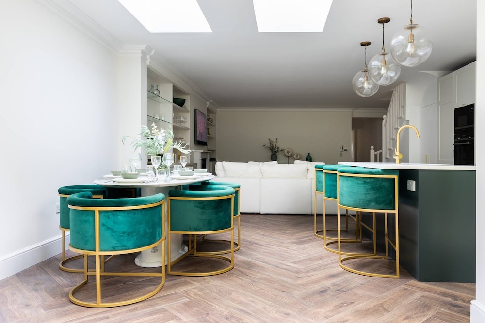 Westbourne Park Road Xviii by Onefinestay