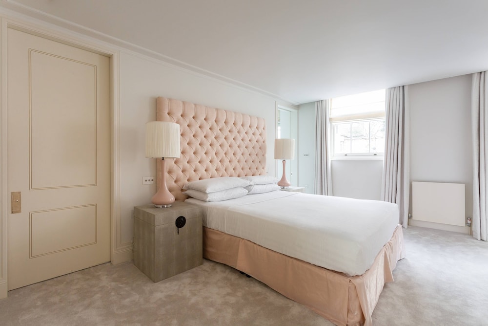 Eaton Mews South by Onefinestay