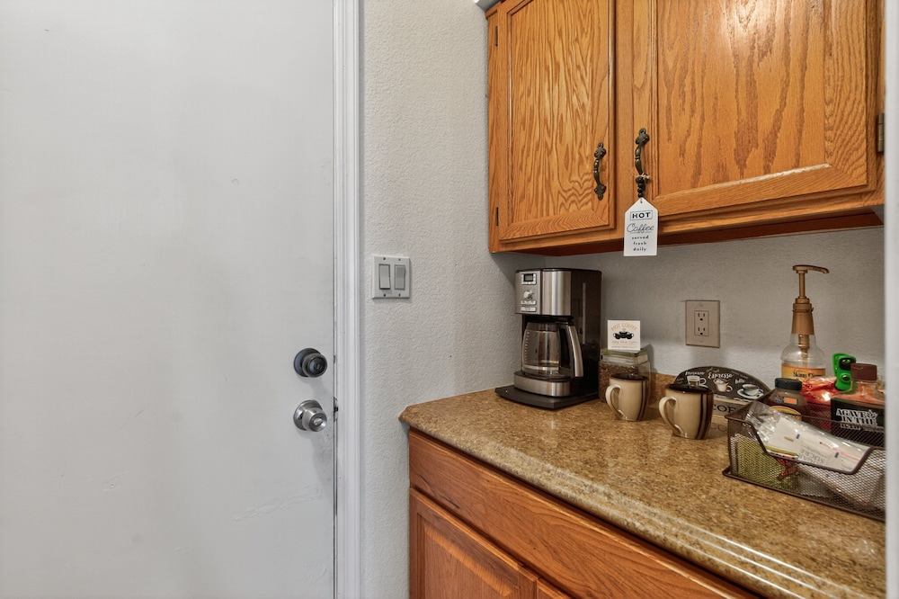 Tempe Oasis With Fire Pit & Bbq Lounge 2 Bedroom Home