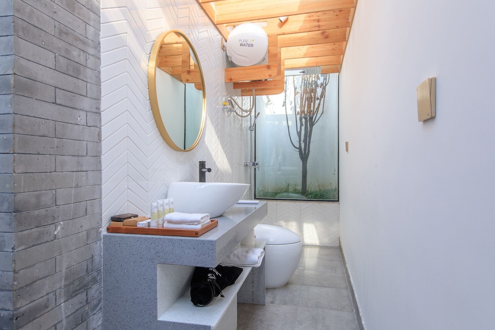 Isvara Flowing Ocean Guesthouse