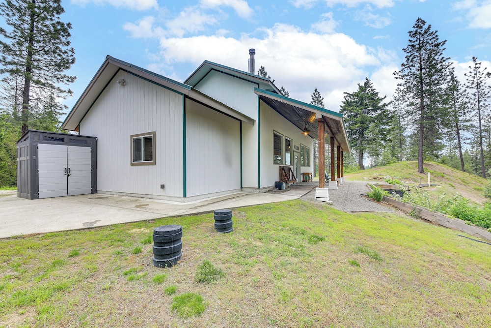 Rustic & Modern Home w/ Forest Views in Newport!