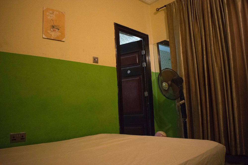 Taverna Guest House
