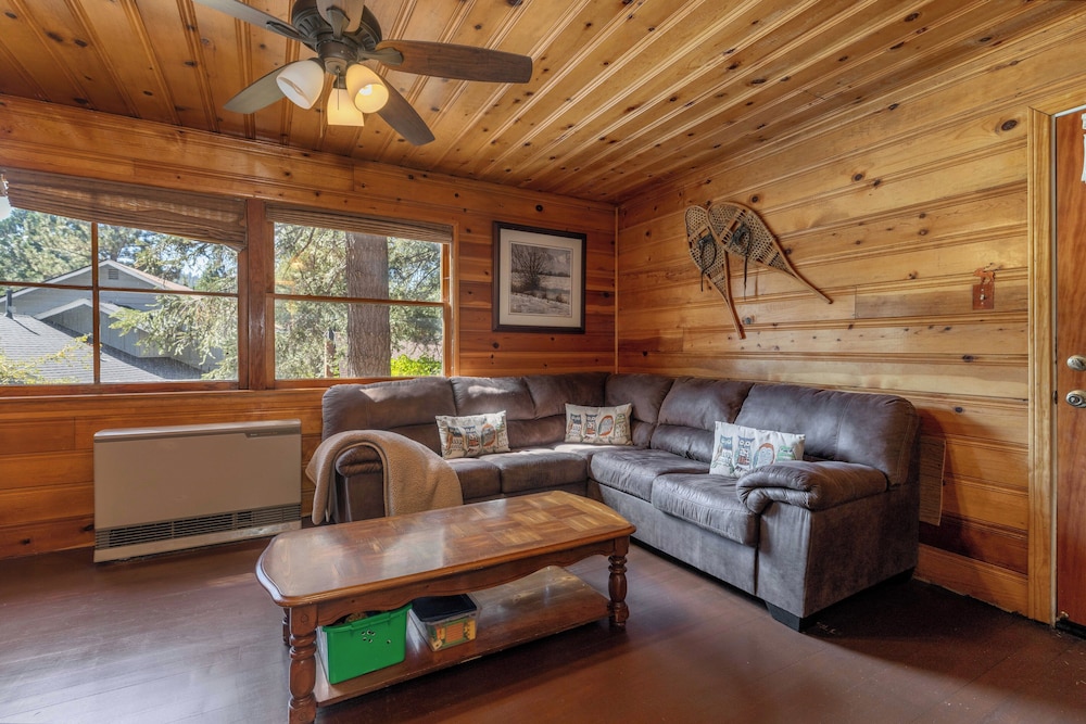 True Big Bear Lake Cabin with jacuzzi