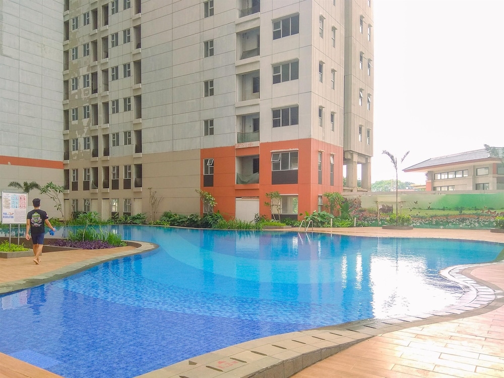 Cozy Neutral 2Br Apartment At Transpark Juanda Bekasi Timur