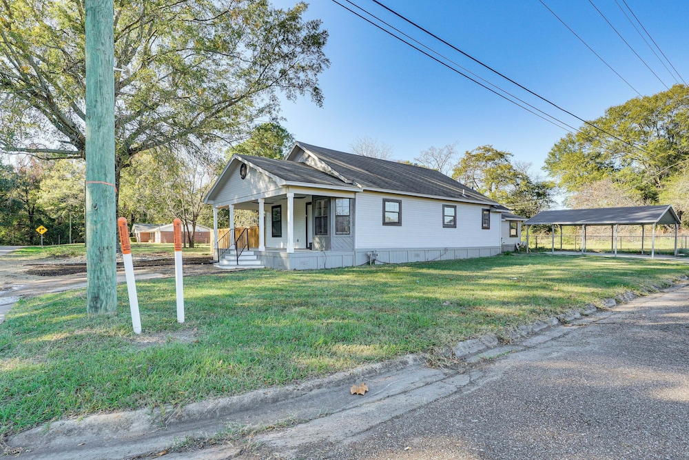 Updated Home 2 Mi to Downtown Texarkana!, photo 2