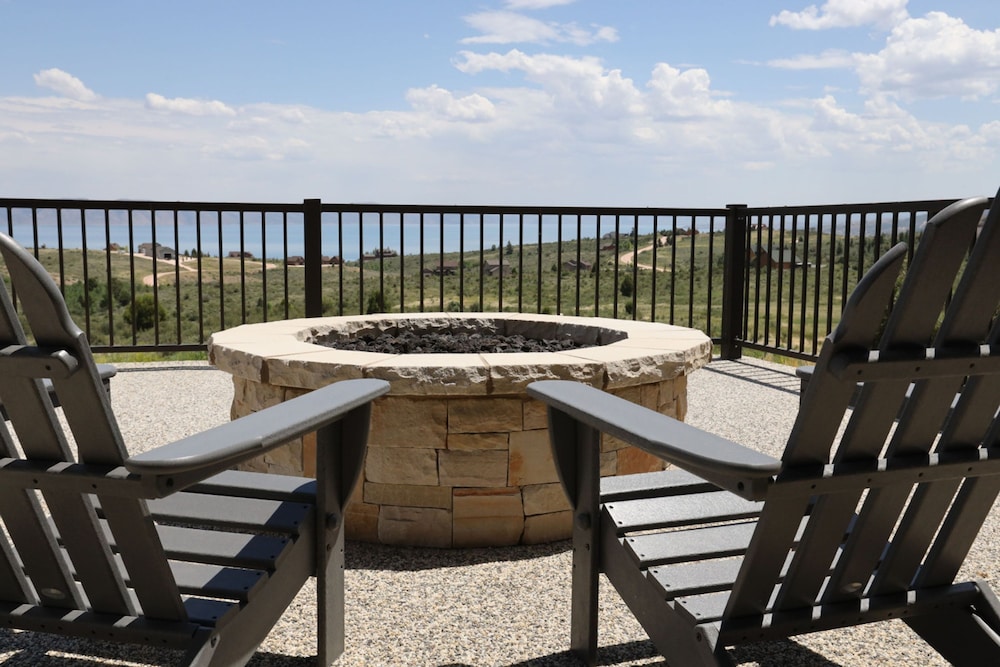 Glenn Haven Luxury Large Group Getaway Sleeps 60