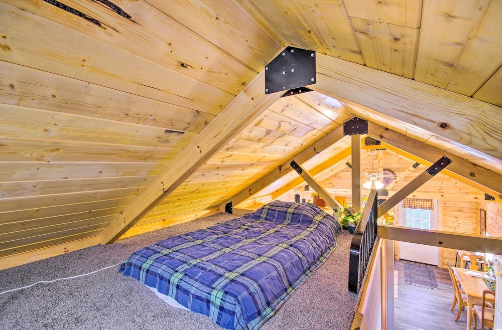 Sedalia Vacations - Florence Cabin w/ On-site Creek! - Property Image 5