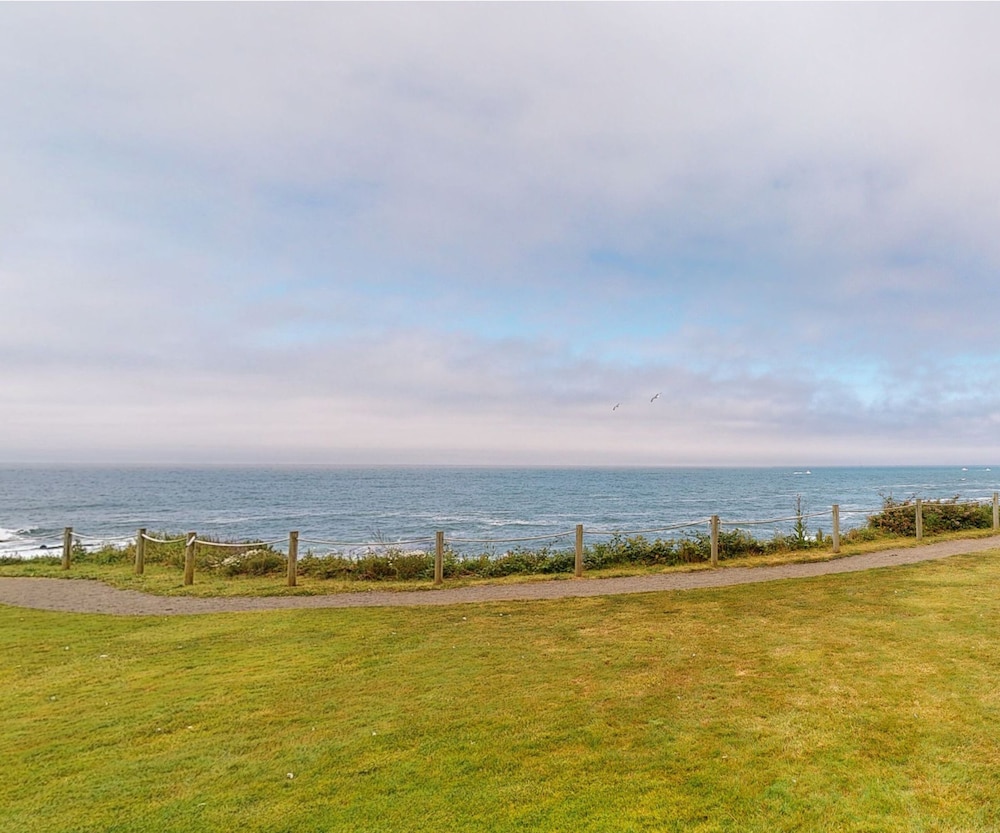 Whale Pointe at Depoe Bay