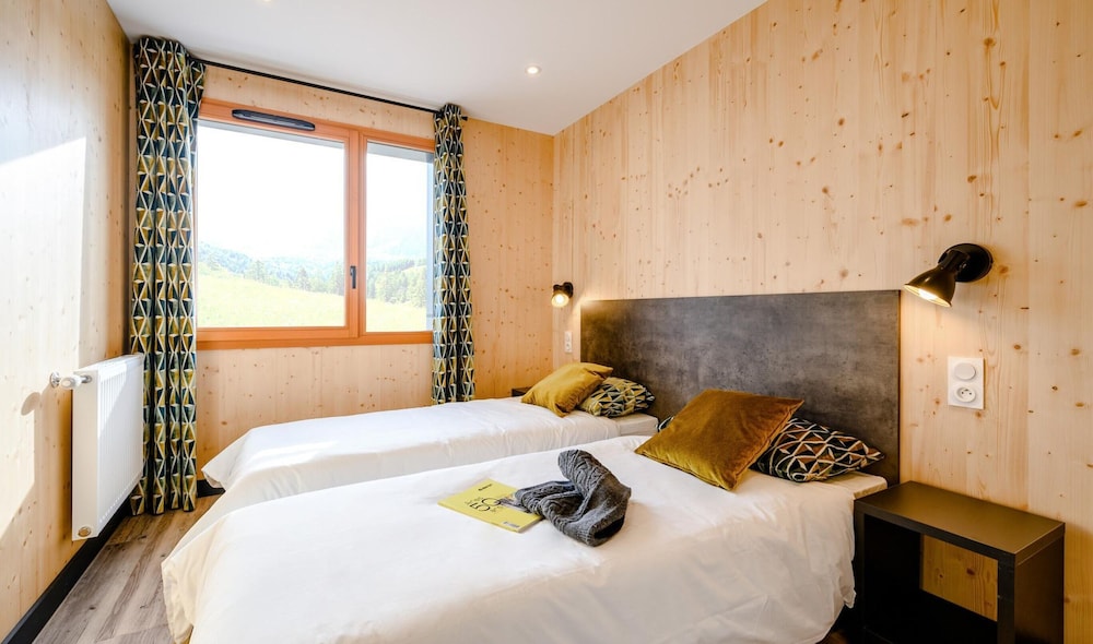 Apartment in Le Corbier With Heated Pool