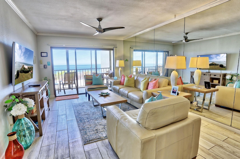 Land's End 10-303 Beach Front - Premier