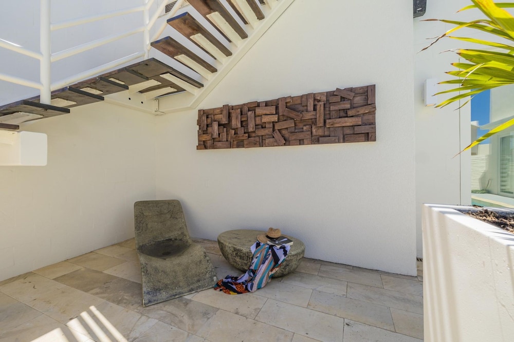 4 4 5 Rooftoppoolpingponggazebonear Ritz Beach