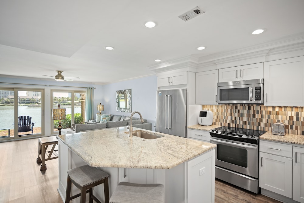High Tides And High Proof 105 2 Bedroom Condo