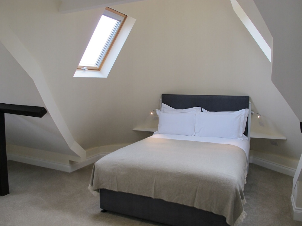Glenlyn Hotel & Apartments