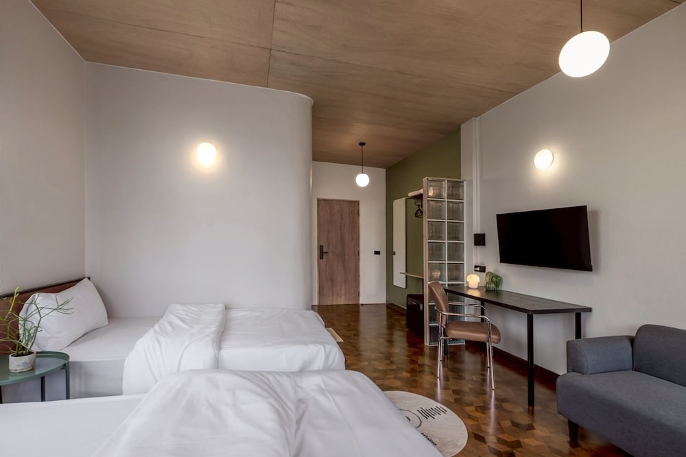 Morn Samyan Hostel