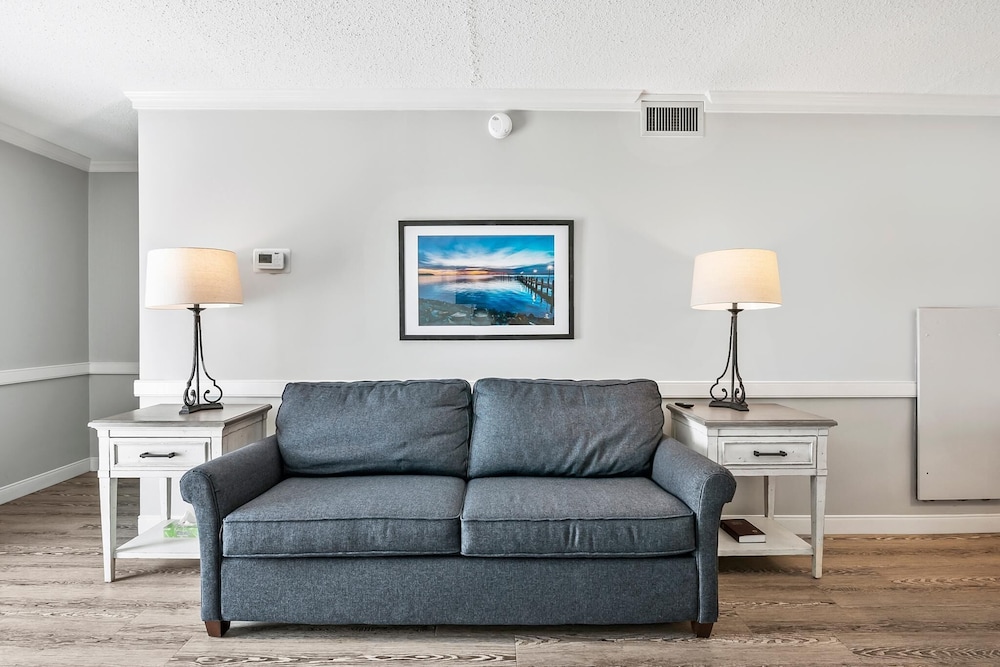 First Floor Bay View Deluxe Suite view 4