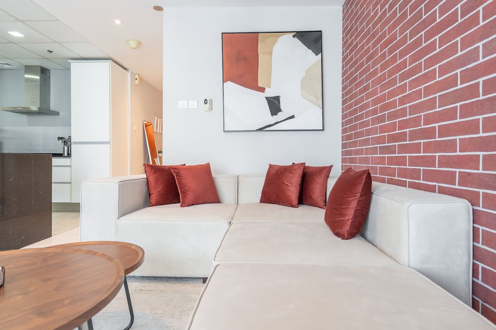 Marina Views 1-bedroom Sleeps 4 With Balcony