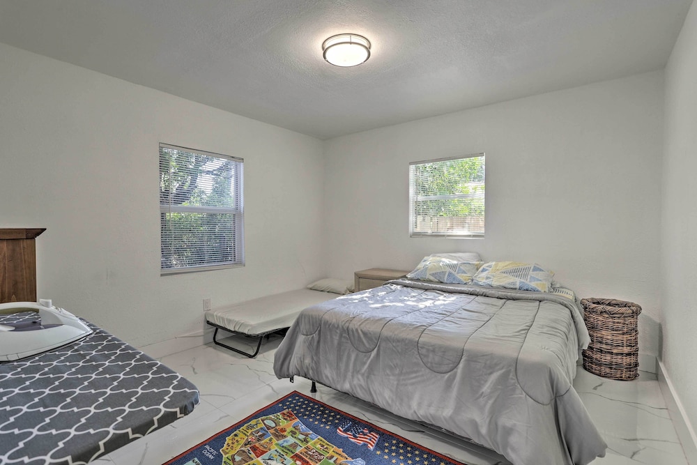 Pet-friendly Miami House ~ 8 Mi to Beaches!