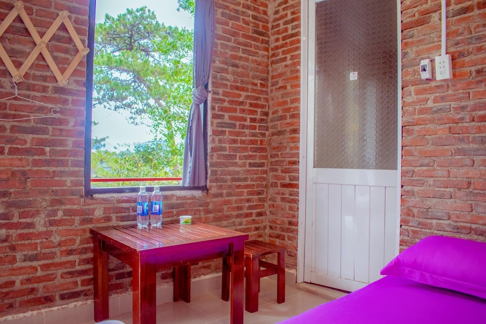 Maple Hostel