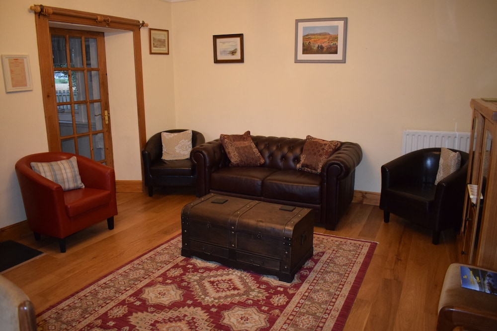 The Highlandman Station view 3