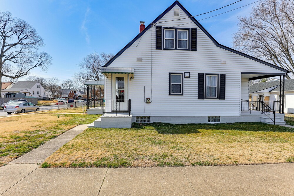 13 Mi to Downtown Baltimore: Quiet Home w/ Porch