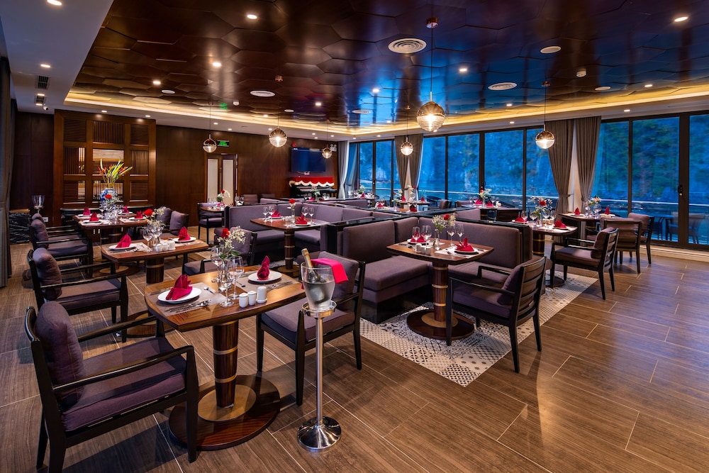 Stellar of the Seas