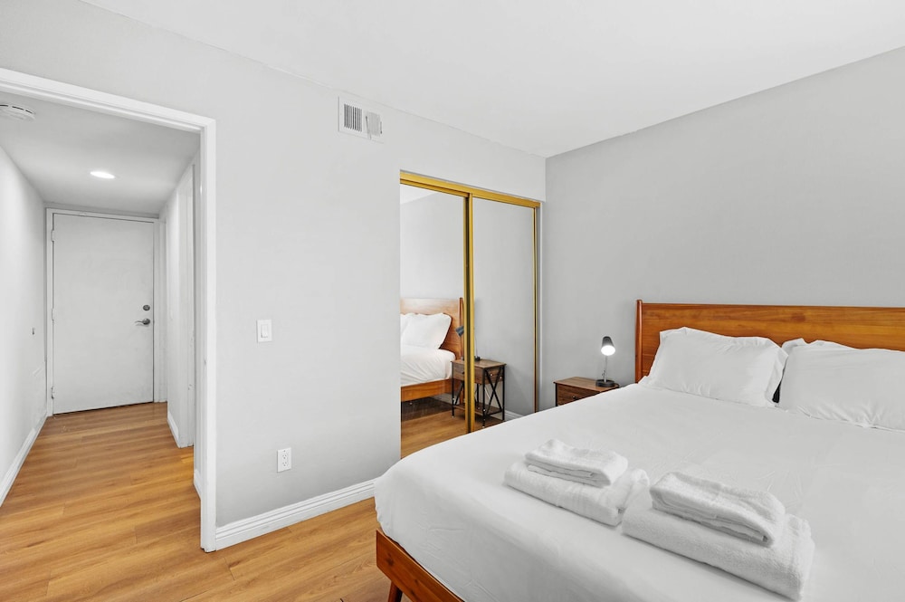Bright Family Getaway w Garage Prime Socal Location