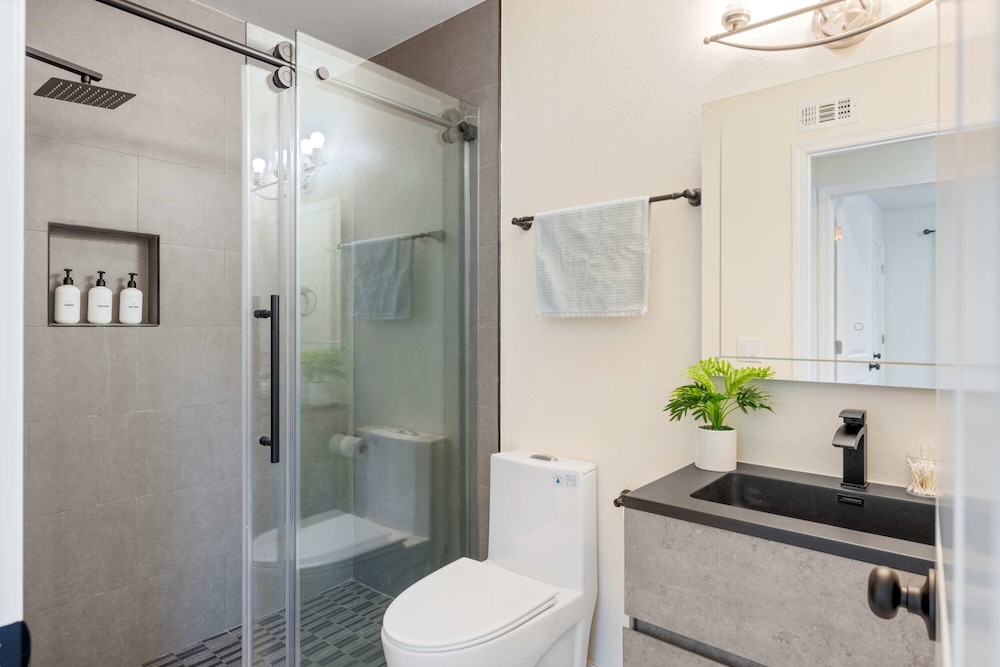 @ Marbella Lane - Cozy Gem Near Nature Trails