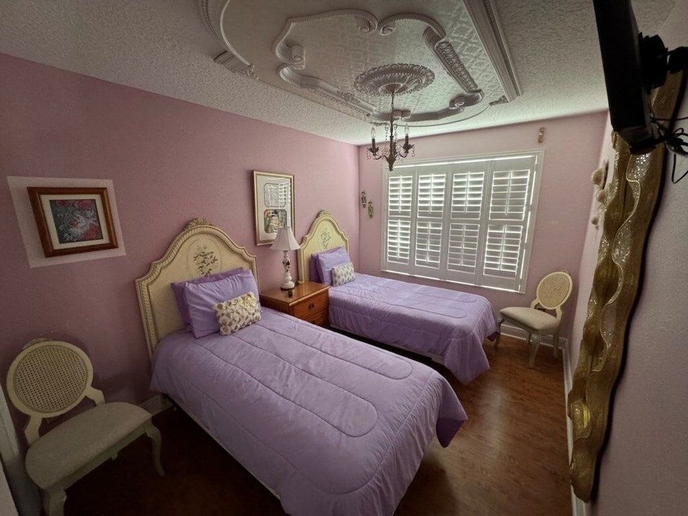 Southern Comfort 8 Bedroom Home
