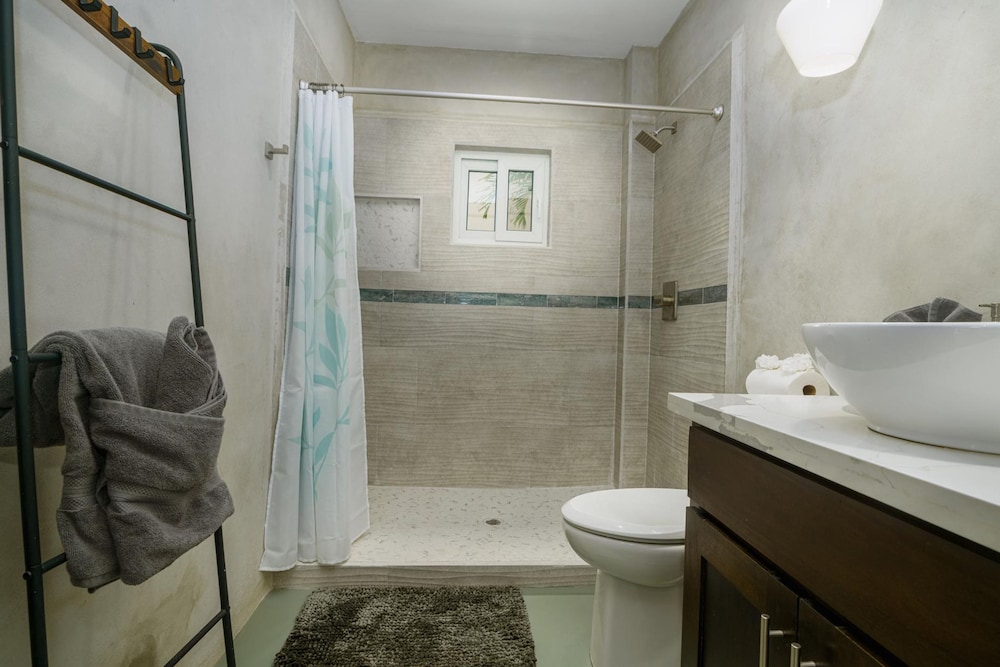 Conmigos 3 Bedroom Condo - Unit 2