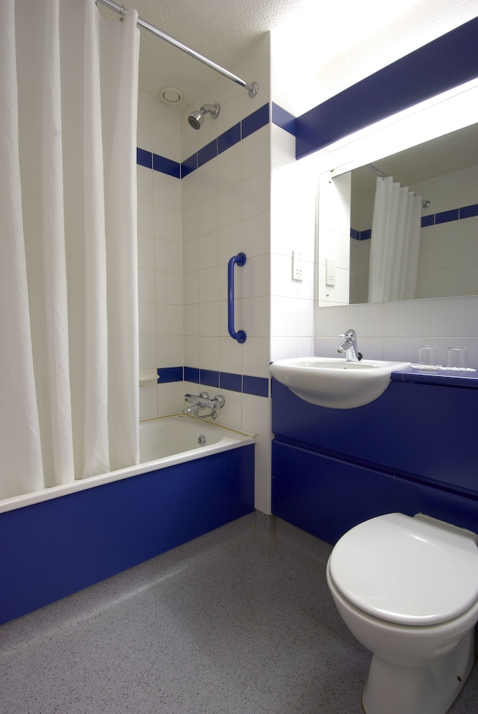 Limerick Vacations - Travelodge Hotel Limerick Ennis Road - Property Image 11