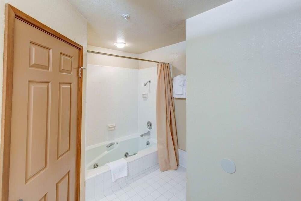Aspen Creek #204 - Near Golf, Fishing & Hiking