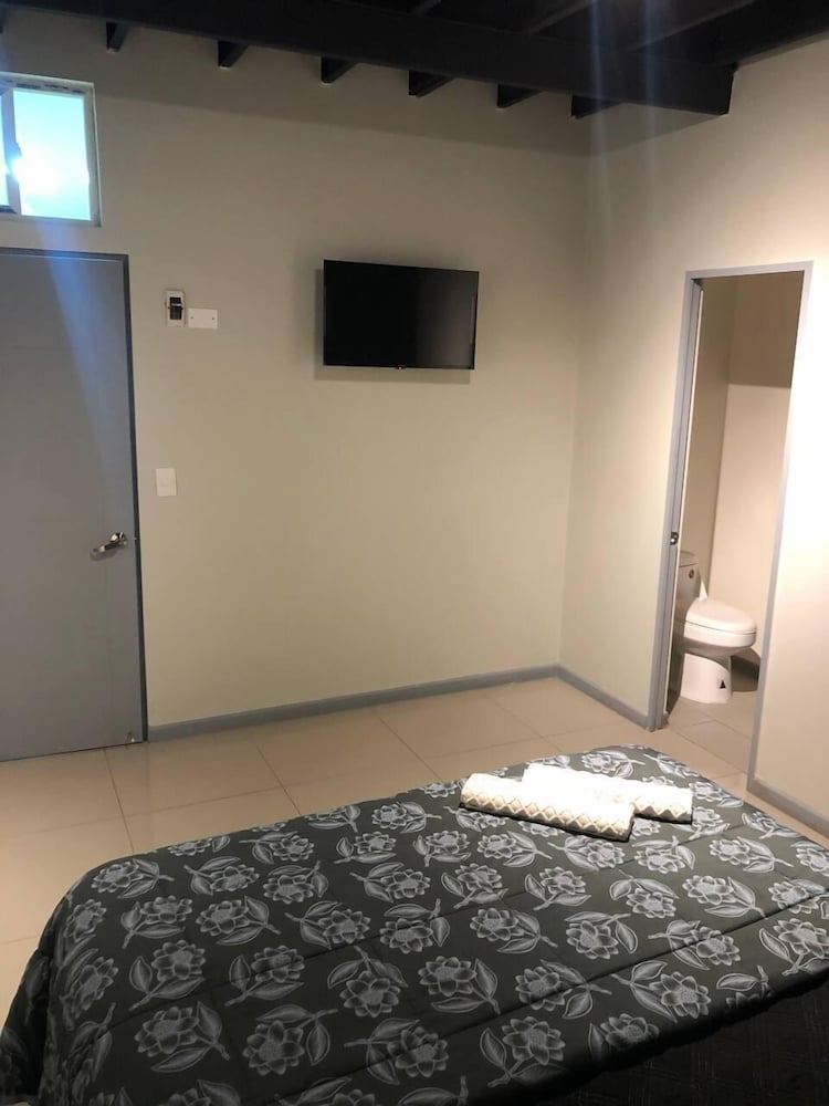 hostal low cost