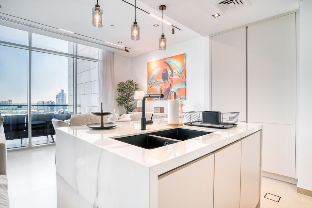 Luxe and Modern Duplex in Difc
