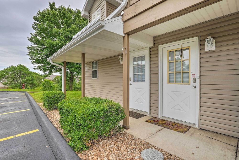 Branson Studio: 3 Mi to Ozark Hills Winery view 4