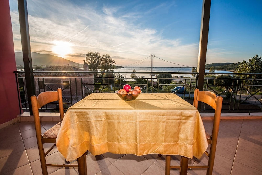 Nikolas House Beside the sea Next to Lefkada